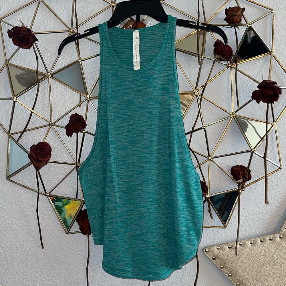 Lululemon tank top